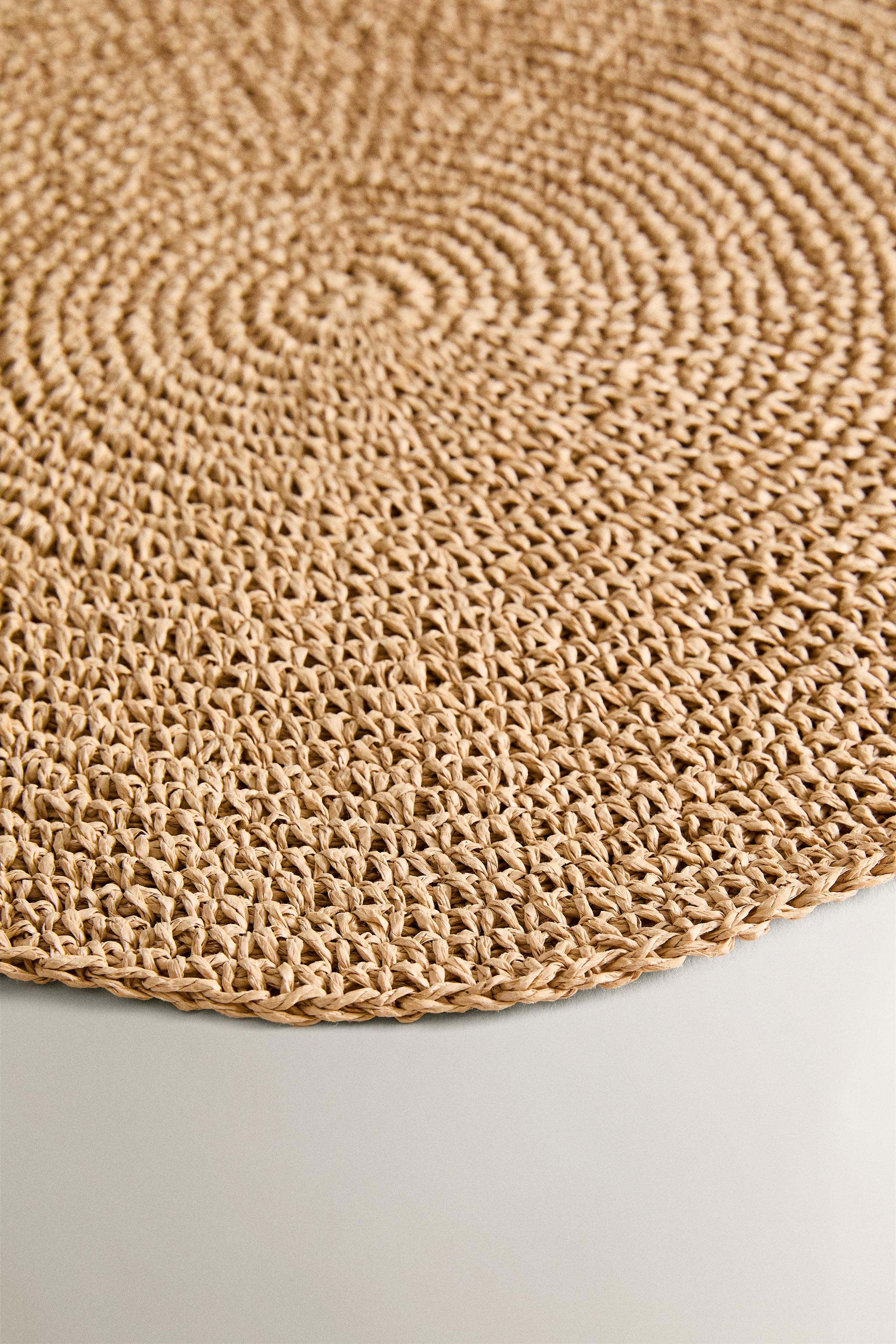 ROUND PAPER PLACEMAT